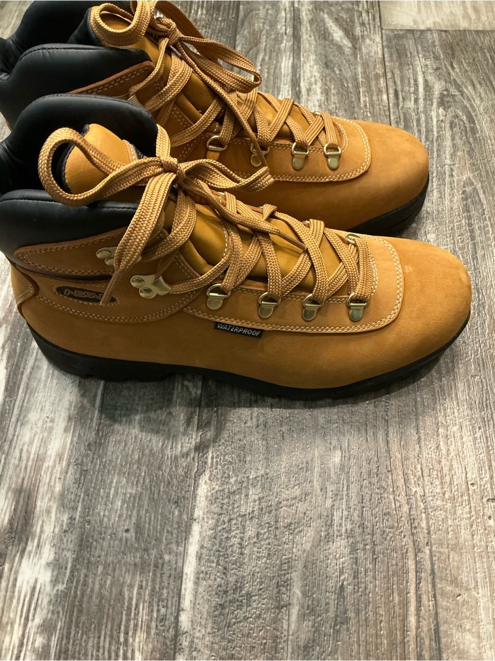NWOB Men's Tan Waterproof Hiker Boots Size 11 - Picture 7 of 16